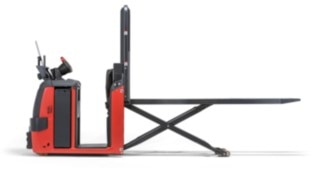 Den innovativa ratten hos N20 C från Linde: Föraren kan genomföra alla kommandon med en hand och till och med köra trucken både framåt och bakåt med bara ett finger. Den innovativa ratten hos plocktrucken N20 C från Linde Material Handling.