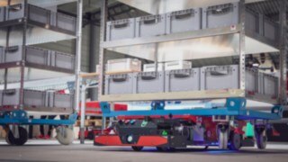 En C-MATIC HP i arbete inom tillverkningslogistiken. En C-MATIC HP i arbete inom tillverkningslogistiken.