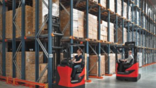 Hos Linde går produktdesign och truckens funktionalitet hand i hand på alla nivåer. Skjutstativtruck från Linde i drift i ett lager