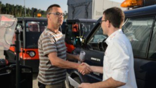 Överlämning av hyrtruckar 