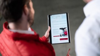 Med fleet management-systemet från Linde Material Handling kopplar du upp och hanterar dina truckar på ett effektivt sätt. Fleet management-systemet från Linde Material Handling