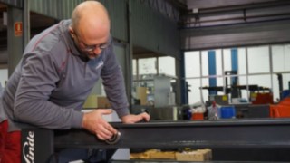 Renovering av ett stativ för en begagnad truck