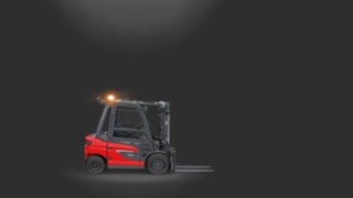 Blinkande varningslampa används på en motviktstruck. Blinkande varningslampa används på en motviktstruck.