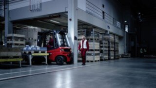 Lindes logistiklösningar är anpassade för de nya krav som ställs inom moderna produktionsprocesser. Lindes logistiklösningar är anpassade för de nya krav som ställs inom moderna produktionsprocesser.