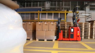 Det förarlösa transportsystemet från Linde optimerar säkerheten hos BASF. Det förarlösa transportsystemet från Linde optimerar säkerheten hos BASF.