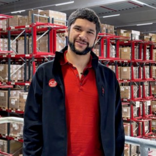 Porträttfoto av Marcel Grilo, logistikchef på K2 Systems GmbH