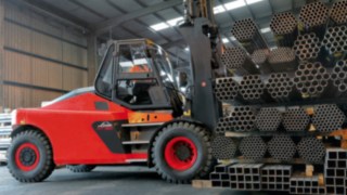 Passande tillbehör för varje arbete. Rörklämman i arbete.