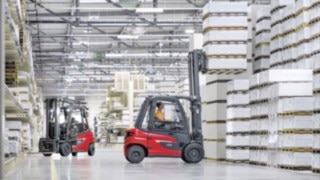 Nästa generationens motviktstruckar från Linde. Nästa generationens motviktstruckar från Linde.