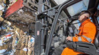 Utför tunga arbeten med liten ansträngning: Linde Steer Control med joystick. Linde Steer Control med joystick