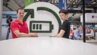 Florian Müller och Kimsy von Reischach har en pratstund.