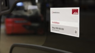 Korttidsdekal på en truck Korttidsdekal på en truck