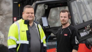 Bild på Lindes regionala serviceexpert Tommy Rova och servicetekniker Magnus Norlin