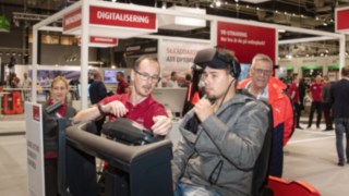 På mässan kunde man testa på en ASC-simulator i virtuell miljö. På mässan kunde man testa på en ASC-simulator i virtuell miljö.