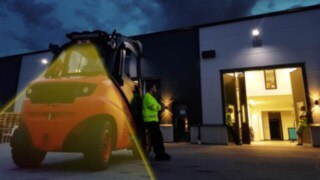 emitrace® är ett kamerabaserat system som använder AI-teknologi för att detektera gående. emitrace® är ett kamerabaserat system som använder AI-teknologi för att detektera gående.