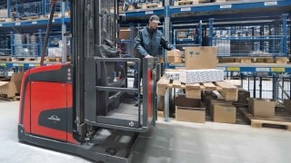 Nya plocktrucken V Modular från Linde MH i ett lager.